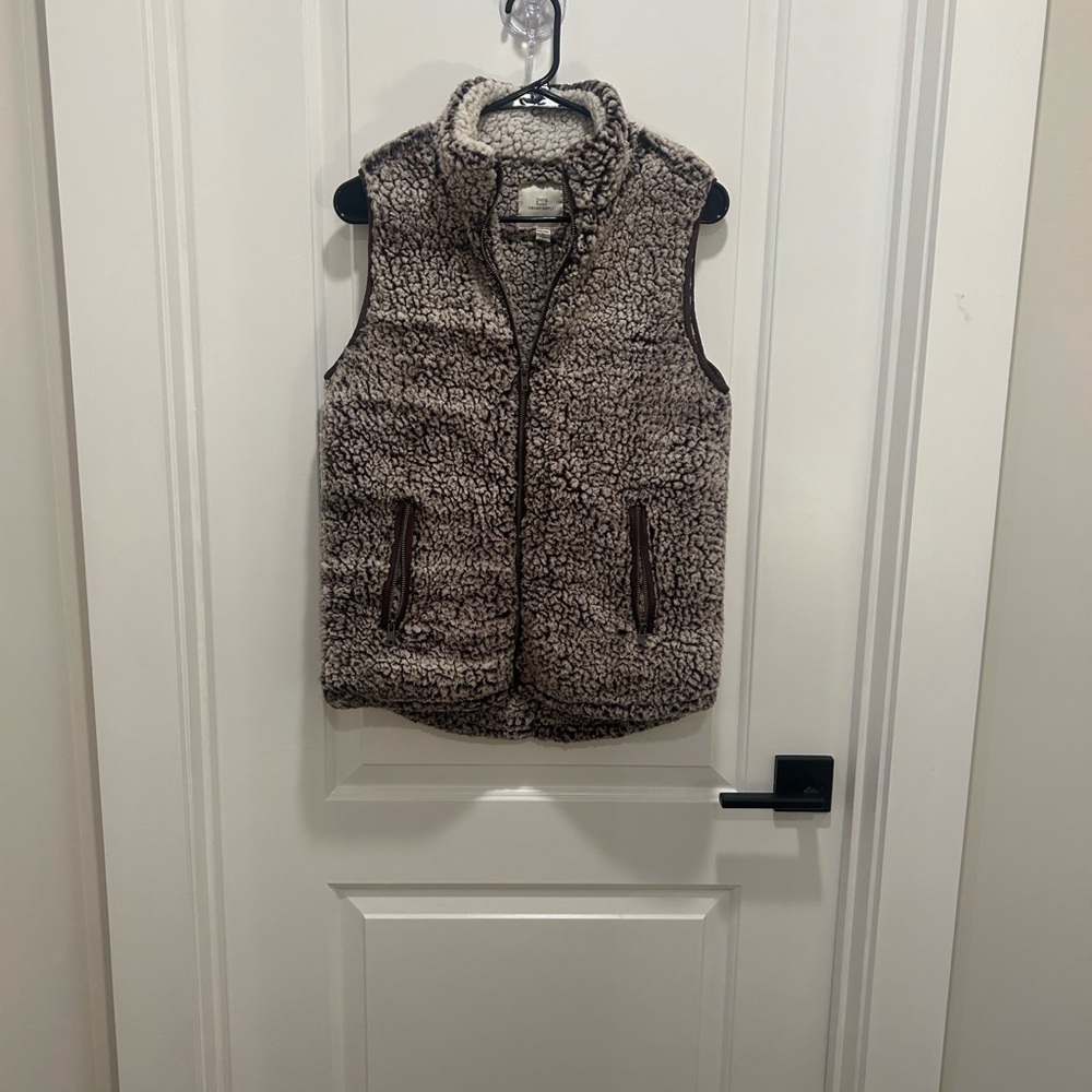 Thread & Supply Sherpa Vest - Cream and Brown
